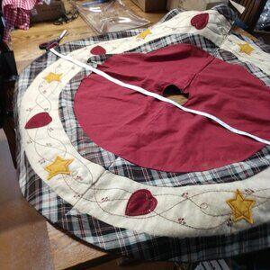 Christmas Tree Skirt Primitive 46"